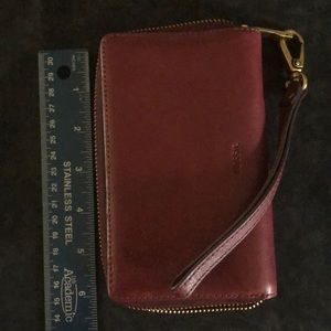 Fossil wristlet